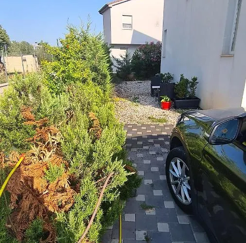 Doki Basement Apartment *