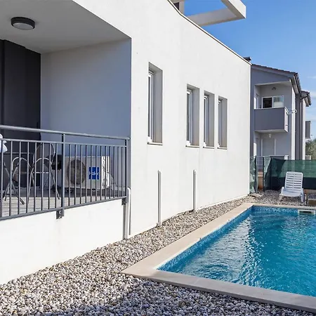 Апартаменты Doki Basement *