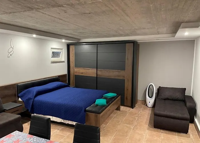 Διαμέρισμα Doki Basement *